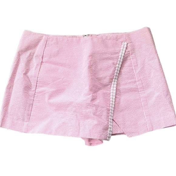 Lilly Pulitzer Izzy skort In Fancy Seersucker Stripe Size 6 - Picture 2 of 7